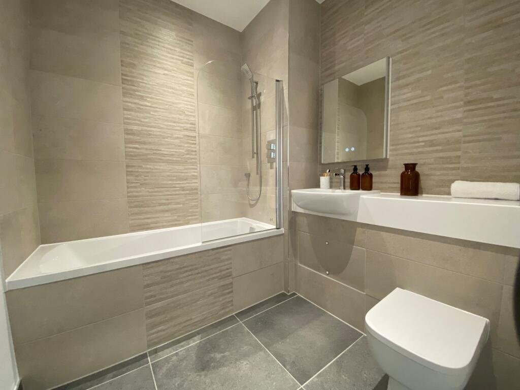 Apartment in Twickenham - View 4