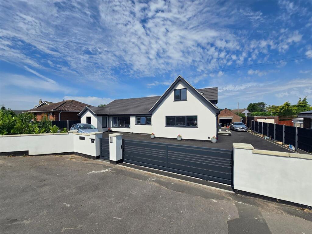 Main image of property: Beccles Road, Bradwell