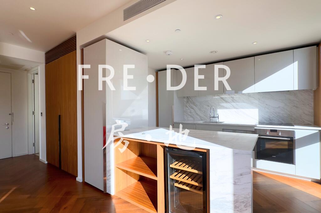 Apartment in London, Nine Elms - View 2