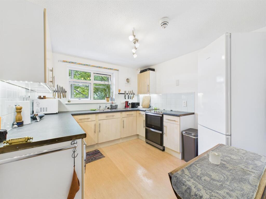 Apartment in Kingswood, Hanham Abbots - View 5