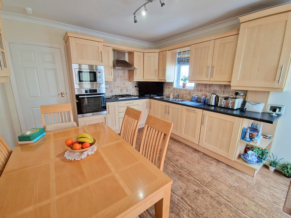 House in Porthcawl, Nottage - View 5