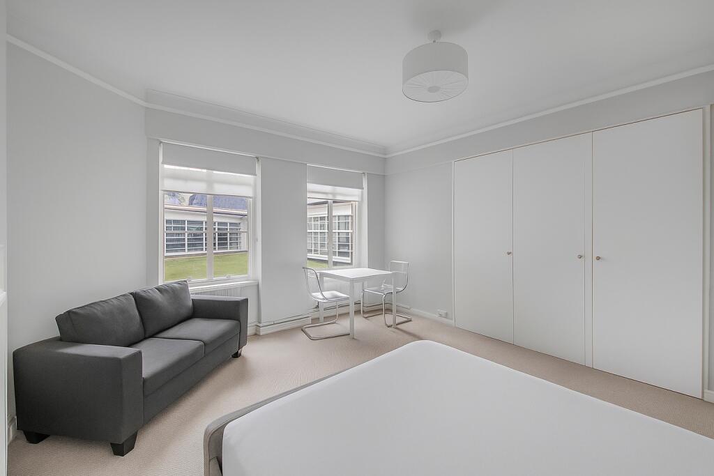 Studio flat for rent