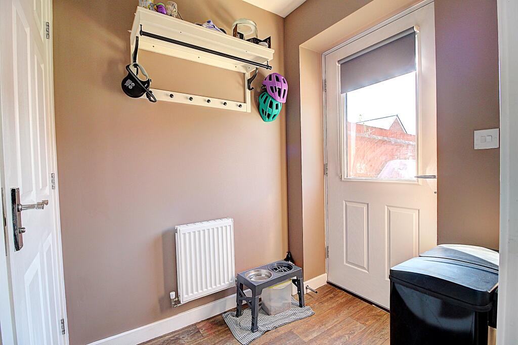 Rowan Avenue, Basingstoke, RG23 - More