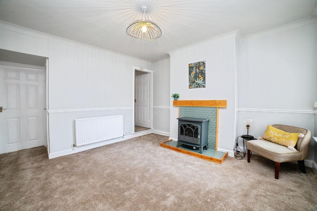 House in Mansfield, Nottinghamshire - View 4