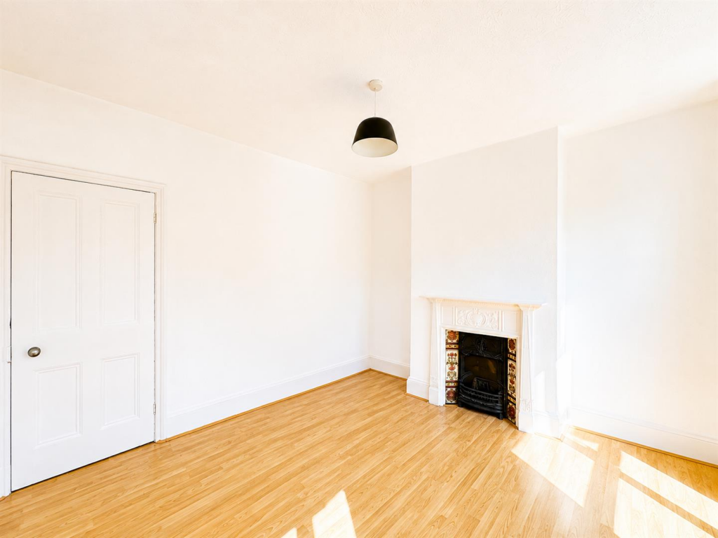 Apartment in Brighton - More