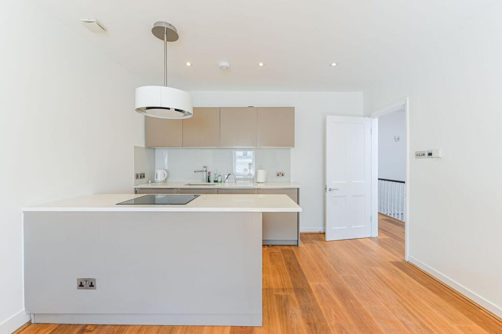 Apartment in London - View 4