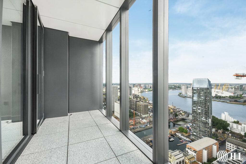 Apartment in London, St John's Estate, Isle of Dogs - More