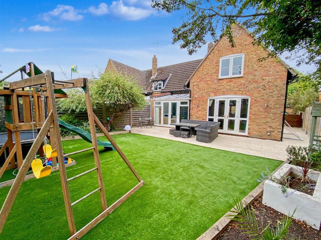House in Southend-on-Sea - View 4