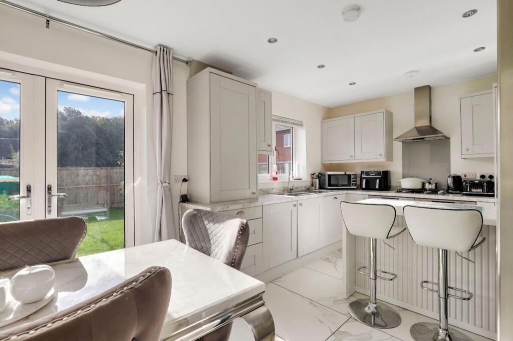 Patagonia Place, Annesley, NG15 photo 2