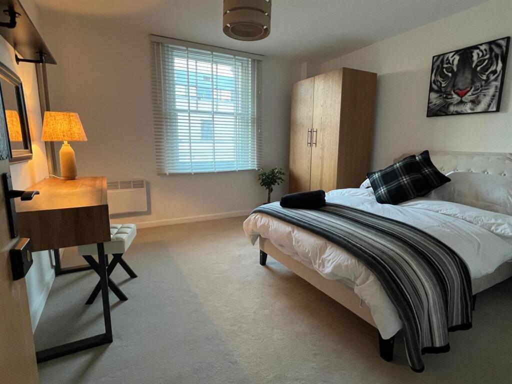 Apartment in Bristol - More