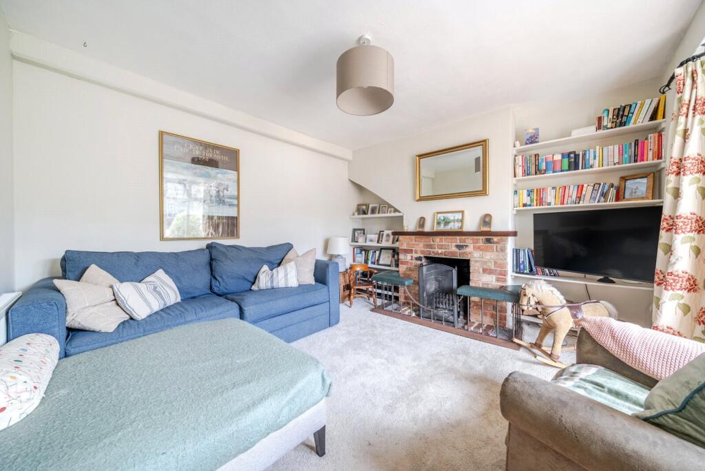 House in Waverley, Chiddingfold - More