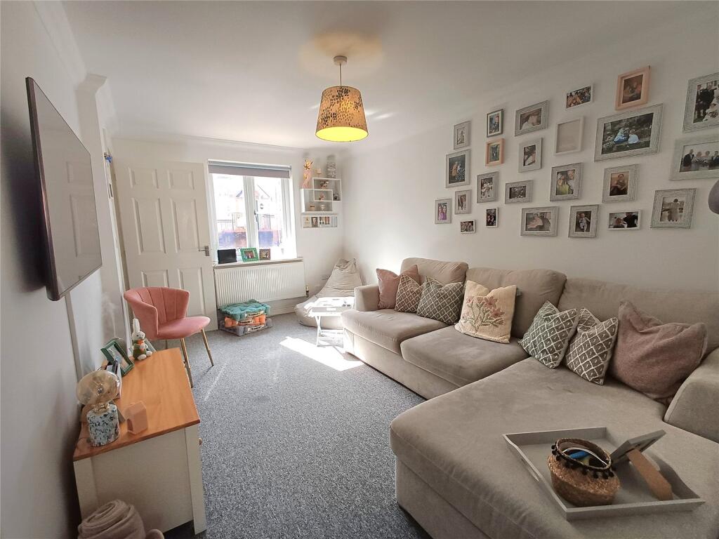 Kingfisher Road, North Cornelly, Bridgend, CF33 photo 4