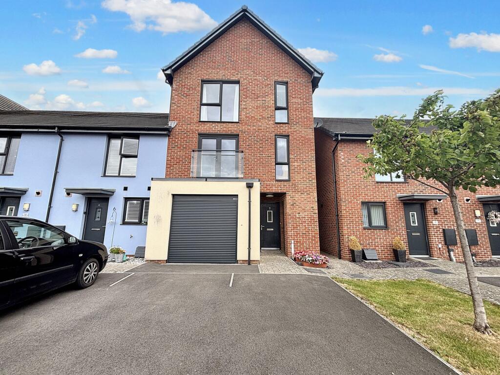 Main image of property: Clos Y Rheilffordd, Barry, CF62