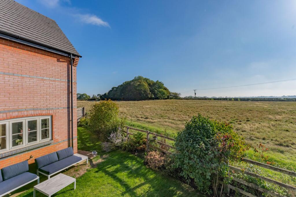 House in Northampton - View 3