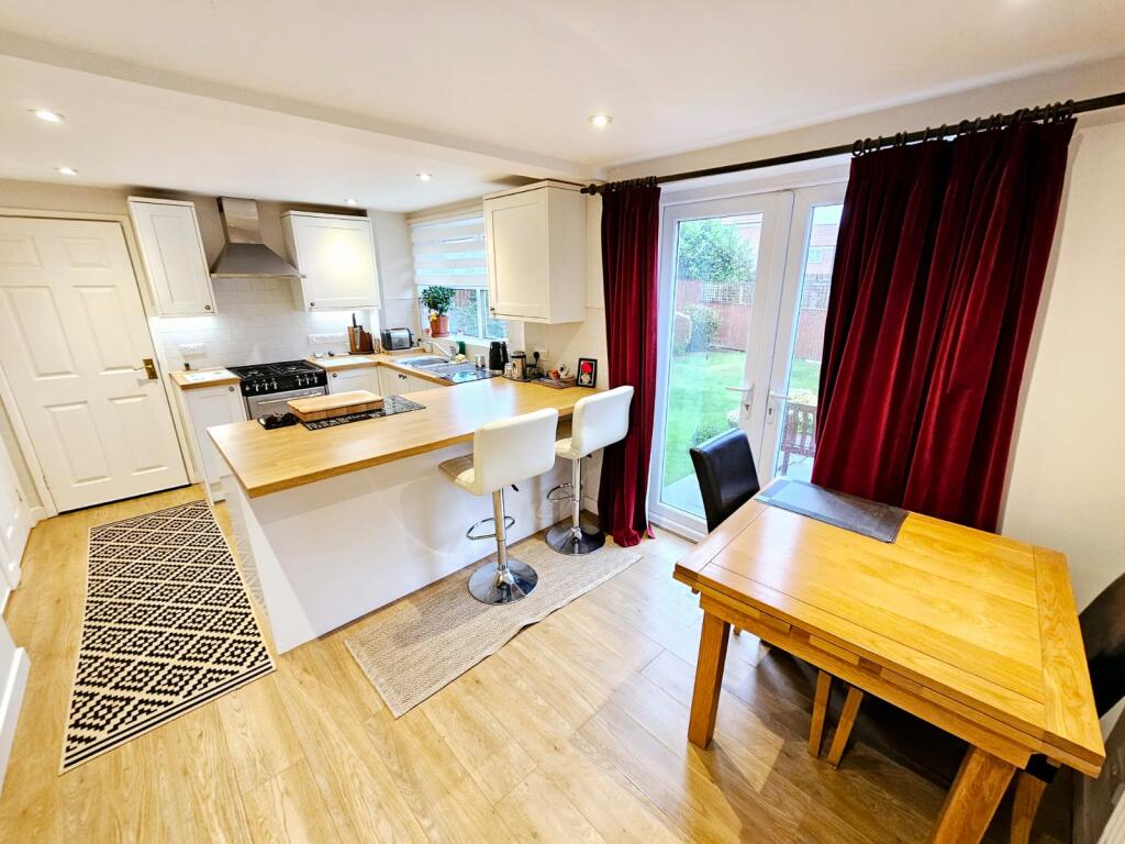 Jackson Close, Cayton, Scarborough, North Yorkshire photo 4