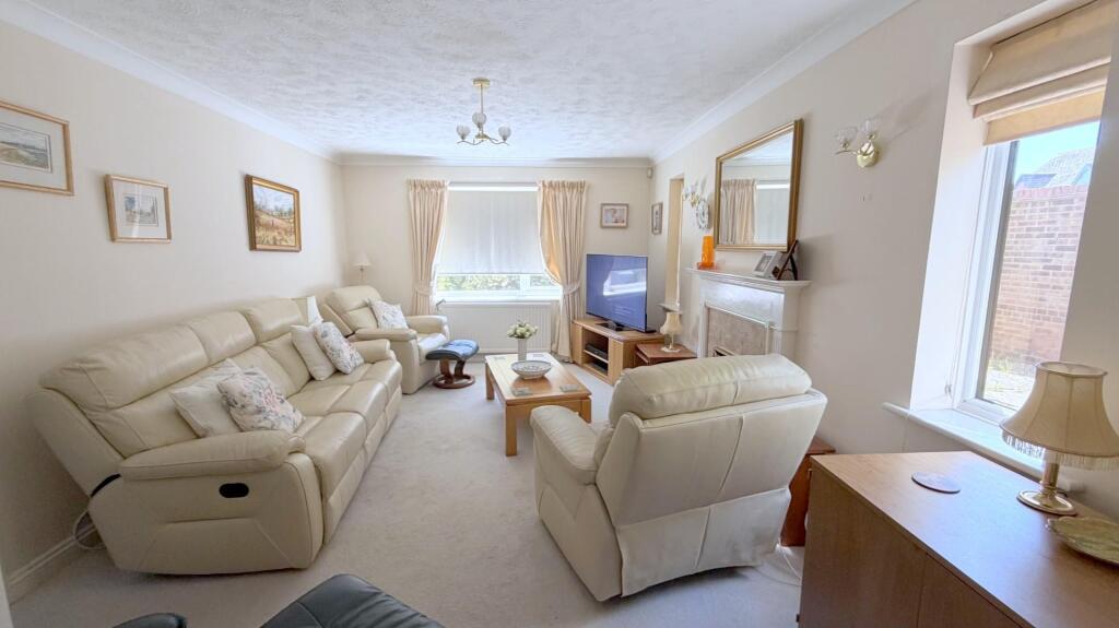 House in Eastbourne, Friday Street - View 5