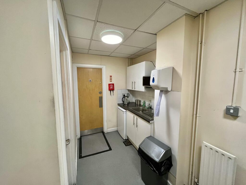 Westgate 2 Kitchenette.jpg