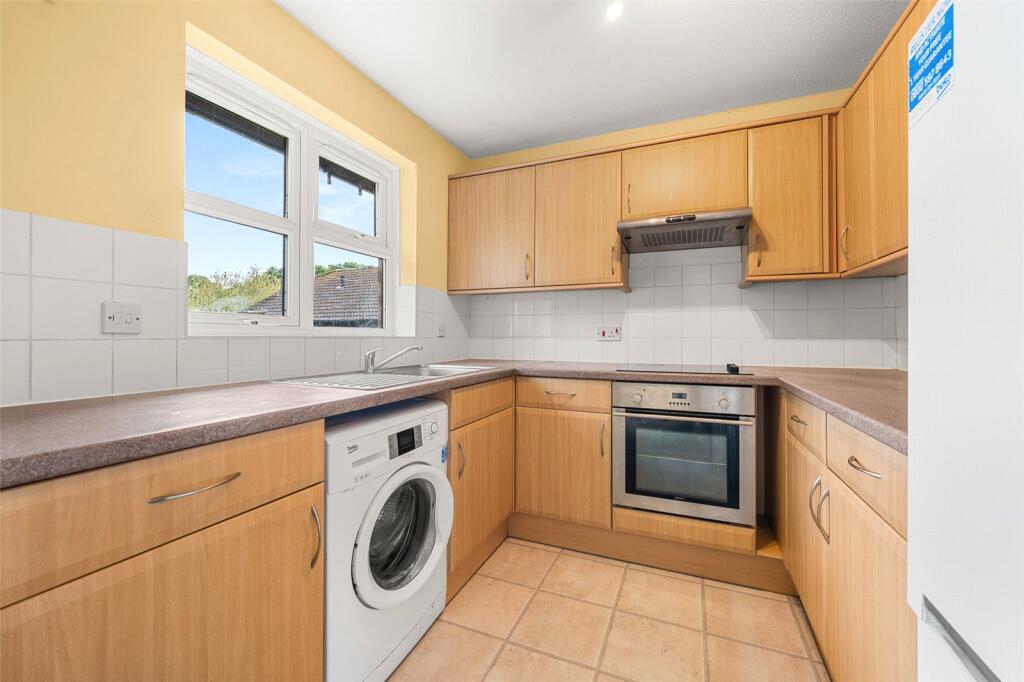 Crowthorne Road, Bracknell, Berkshire, RG12 - View 4