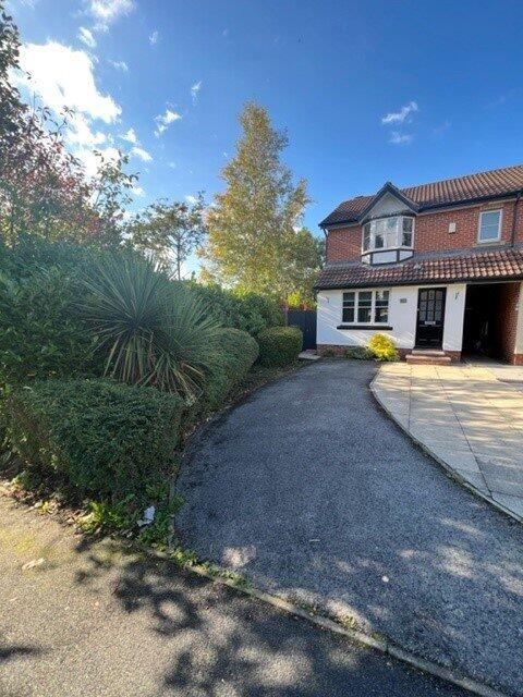 Main image of property: 18 Ashburn Close, Horwich, Bolton, BL6 6RN