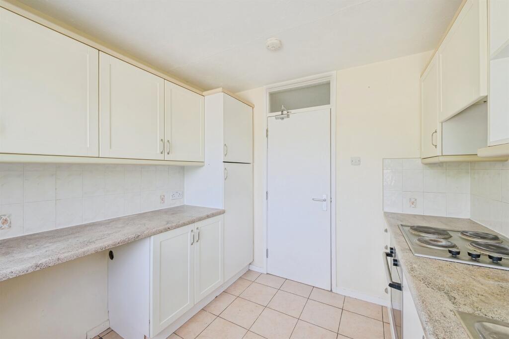 Apartment in Birmingham, Wylde Green, Erdington - View 4