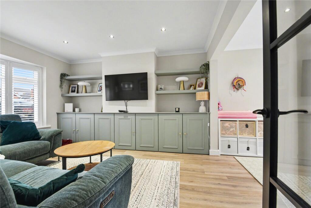 Courtland Close, Worcester, Worcestershire, WR3 photo 3