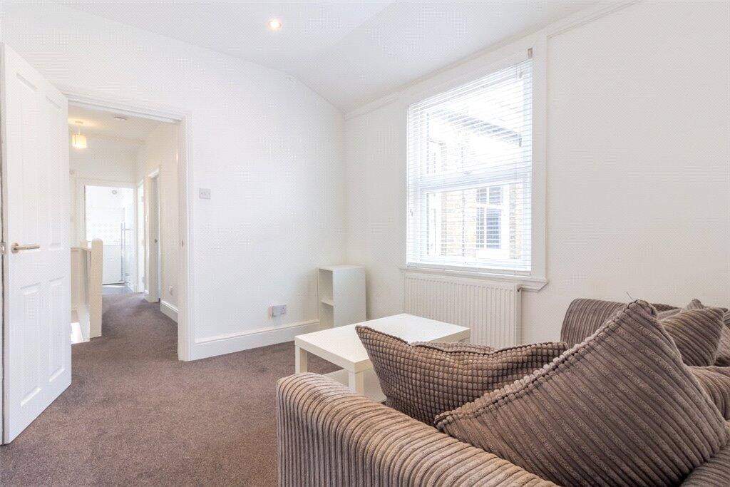 2 bedroom maisonette for rent