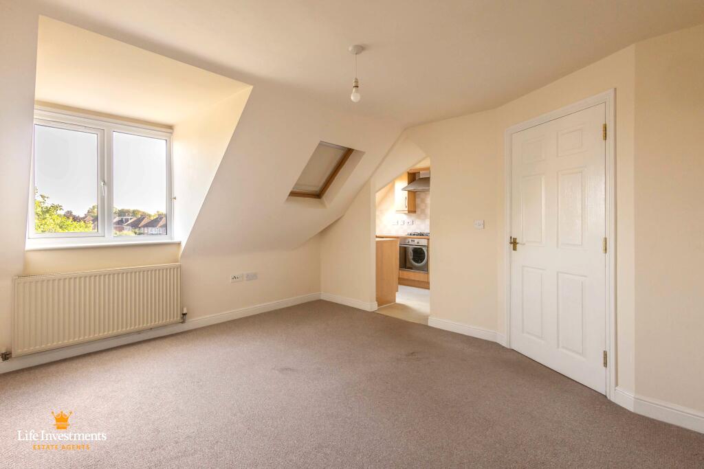 Apartment in Warwick, Whitnash - View 2