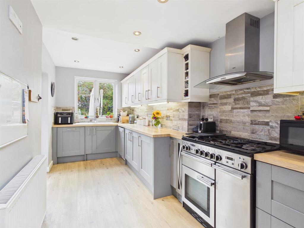 House in Dudley - View 5