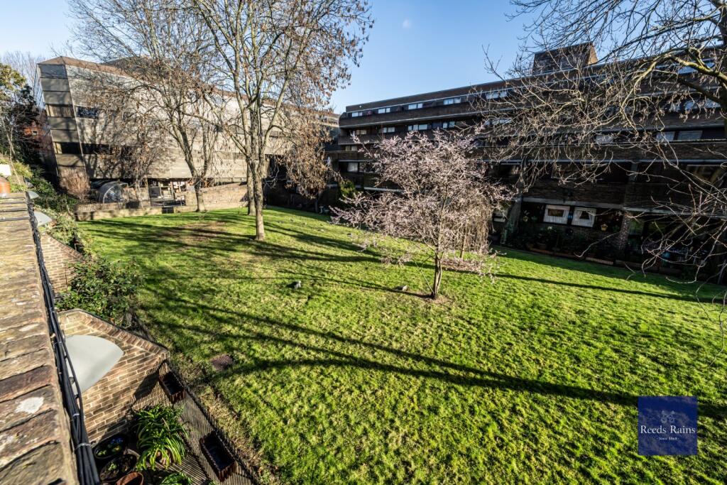 Apartment in London - More