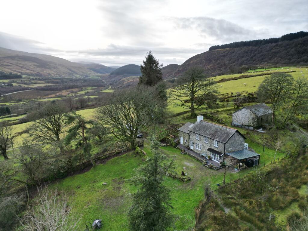 Main image of property: Maes Gwyn, Llanuwchllyn