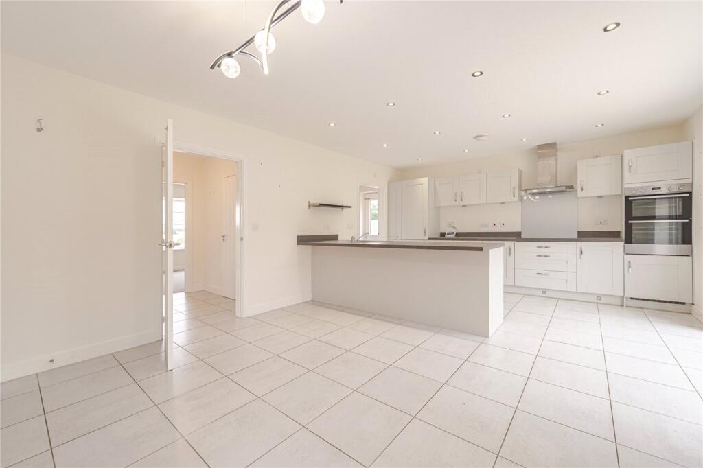 Madan Gardens, Bishops Tachbrook, Leamington Spa, Warwickshire, CV33 photo 2