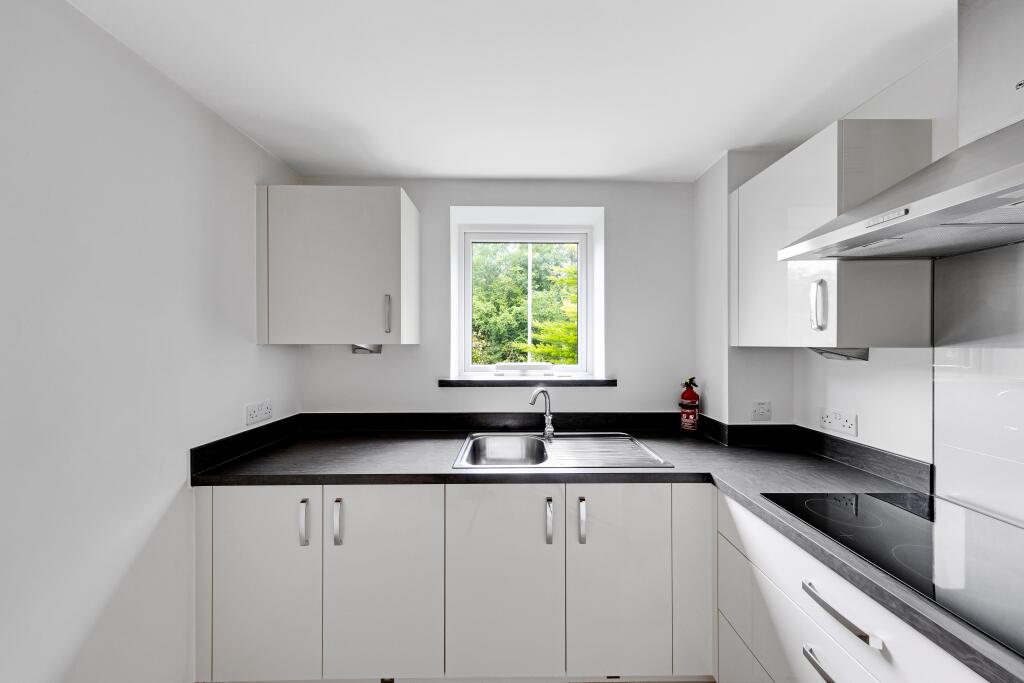 Main image of property: Duke's Ride, Crowthorne, Berkshire, RG45 6GT