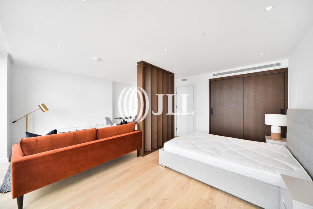 Studio flat for rent
