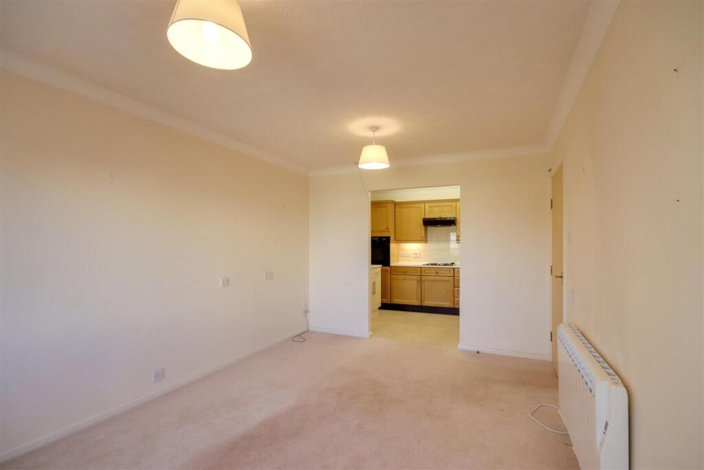 Amberley Court, Freshbrook Road, Lancing, BN15 8DS - View 3