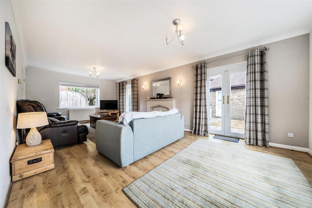 Arundel Road, Fontwell photo 5