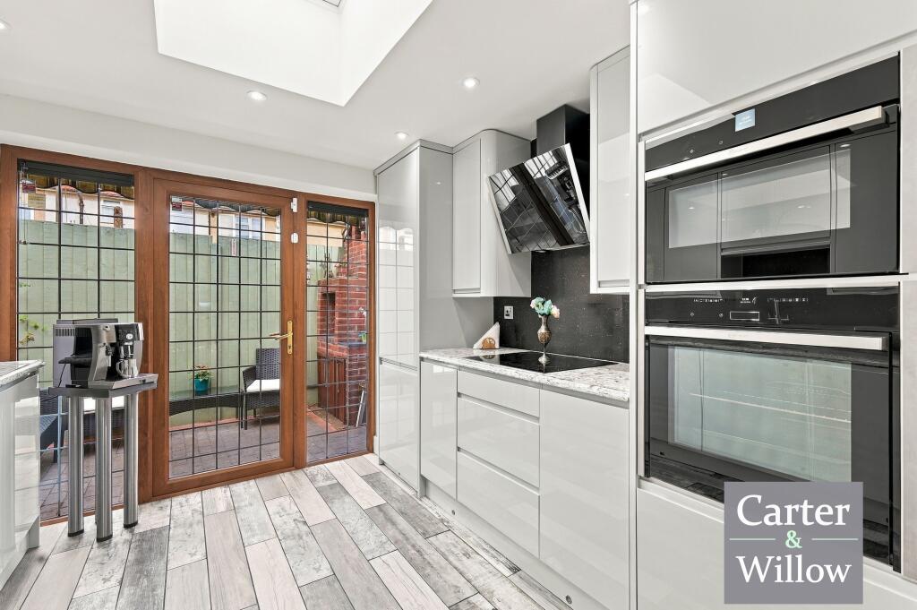 House in London, Becontree Heath - More