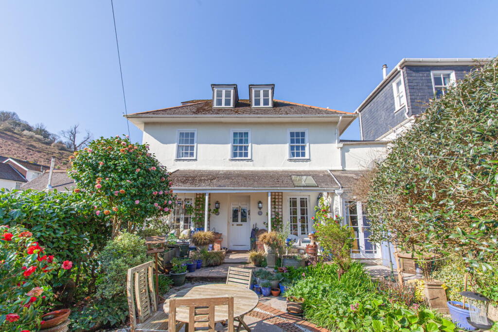 Main image of property: Ford, Dartmouth