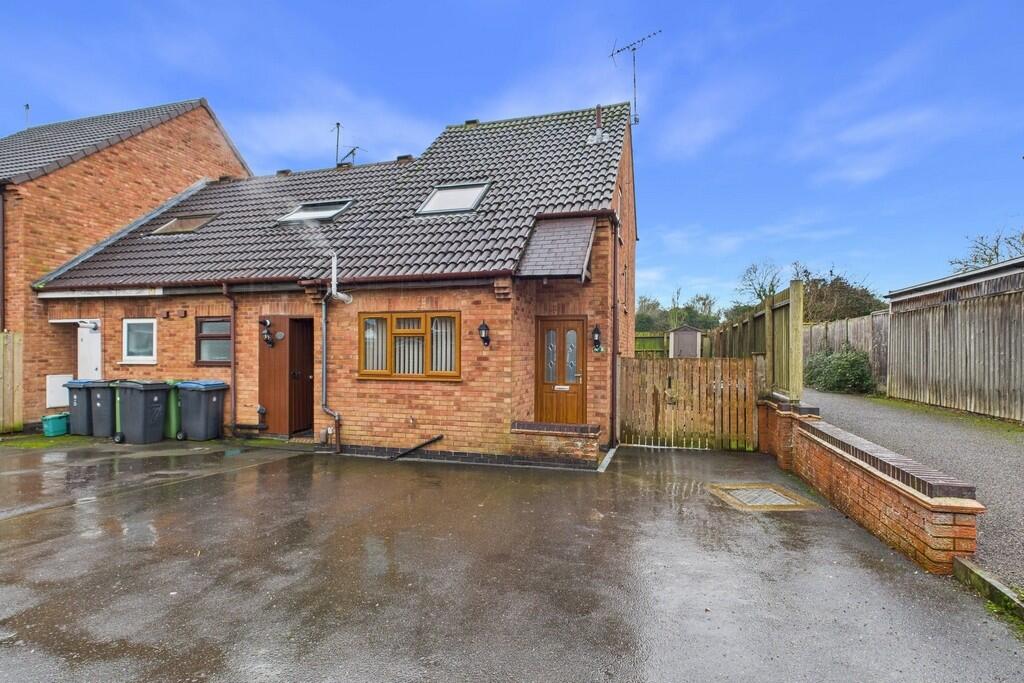Main image of property: Foxtail Close, Stratford-upon-Avon