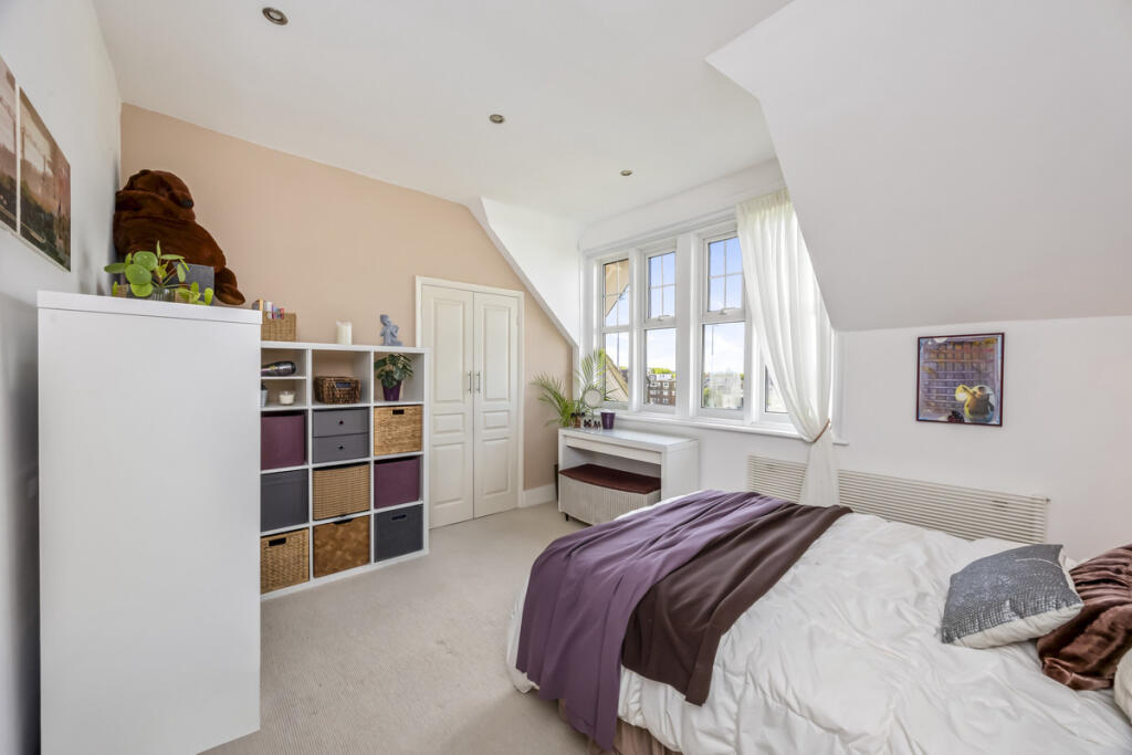 Apartment in Hove, Brunswick - More