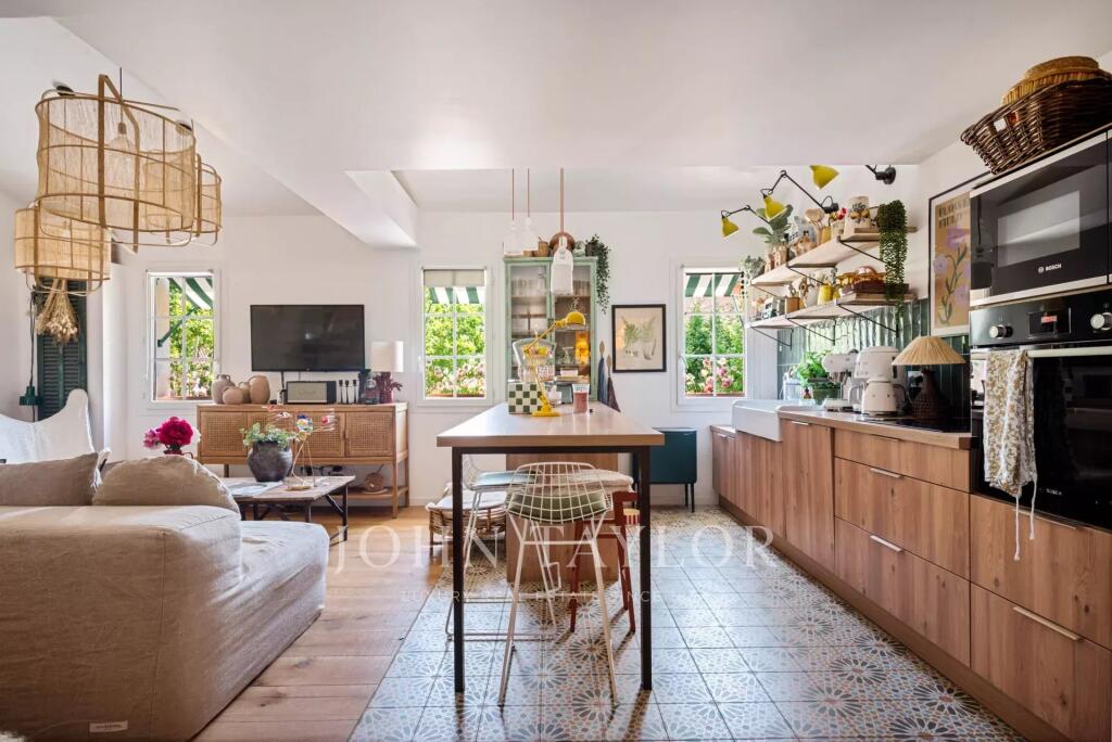 Main image of property: Provence-Alps-Cote d`Azur, Var, St-Cyr-sur-Mer