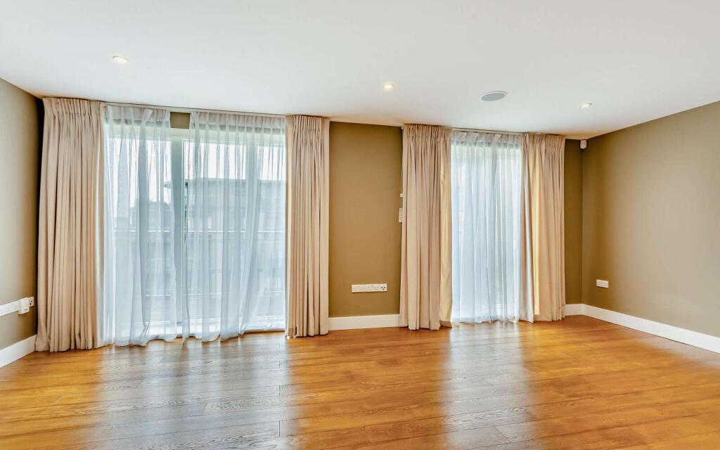 Apartment in Cambridge, Petersfield - View 5