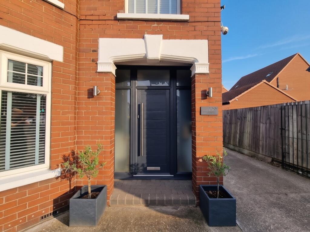 House in Hull - View 2