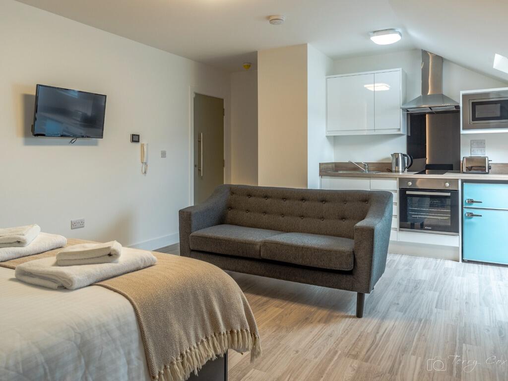 Main image of property: 84-86 Derrys Villa, Flat 15