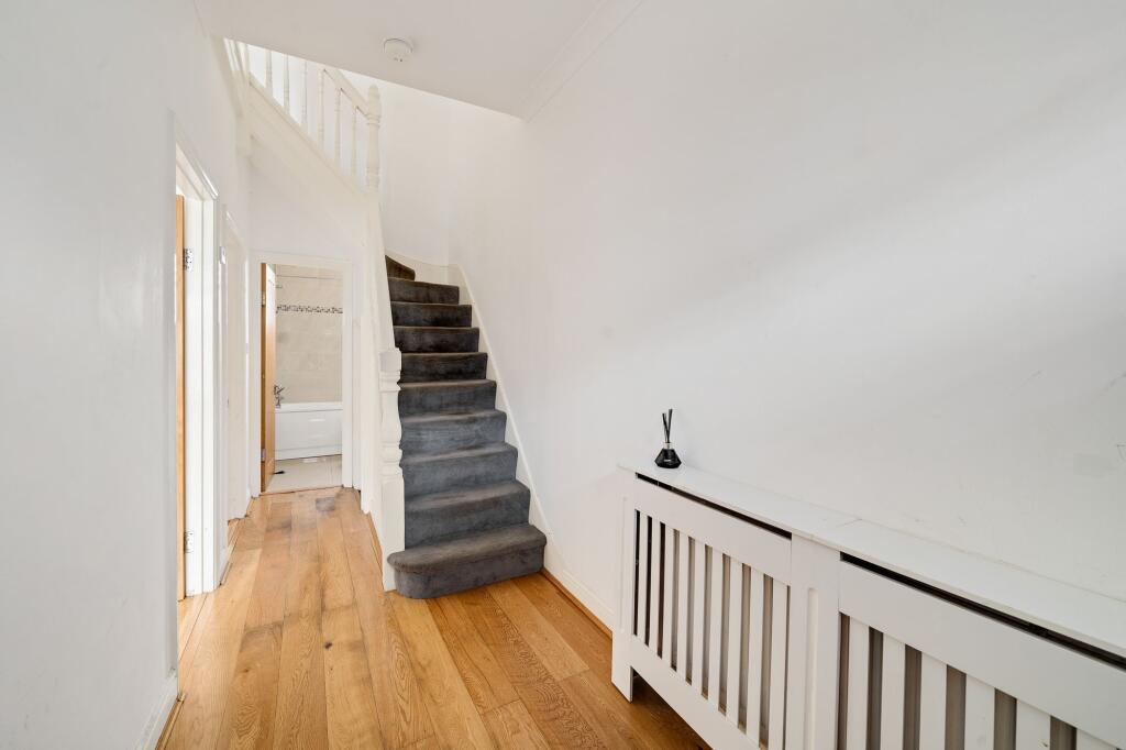 House in London, Catford South - View 5