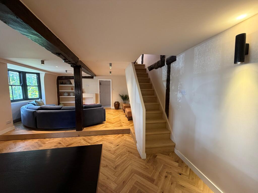 House in Milton Keynes, West Bletchley - View 3