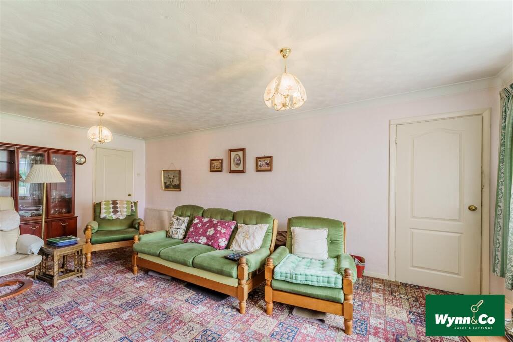 Cherry Tree Road, Walton, Wakefield photo 4
