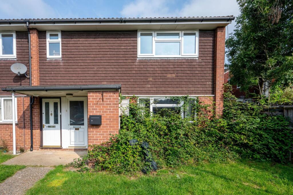 Baird Drive, Wood Street Village, Guildford, GU3 photo 2