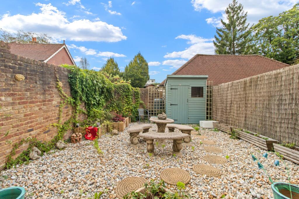 House in Wealden, Crowborough - More