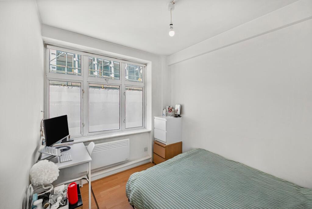 Apartment in London - More