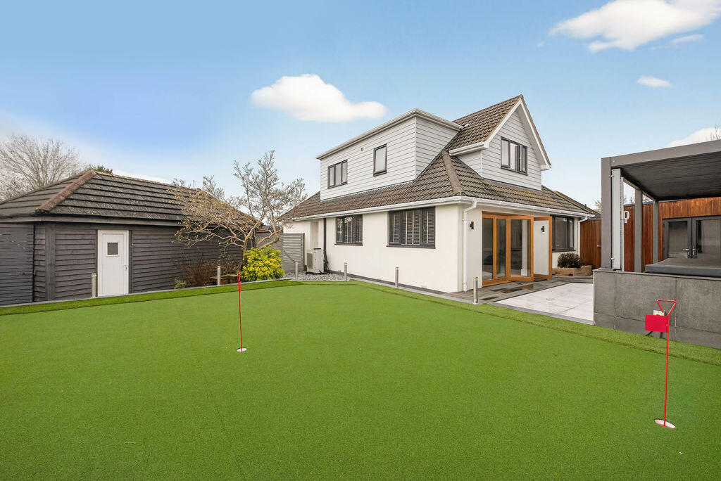 4-bed detached on Dorrita Avenue, Waterlooville, £588,000